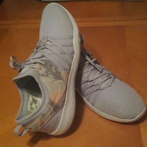 NWOT - Nike shoes
